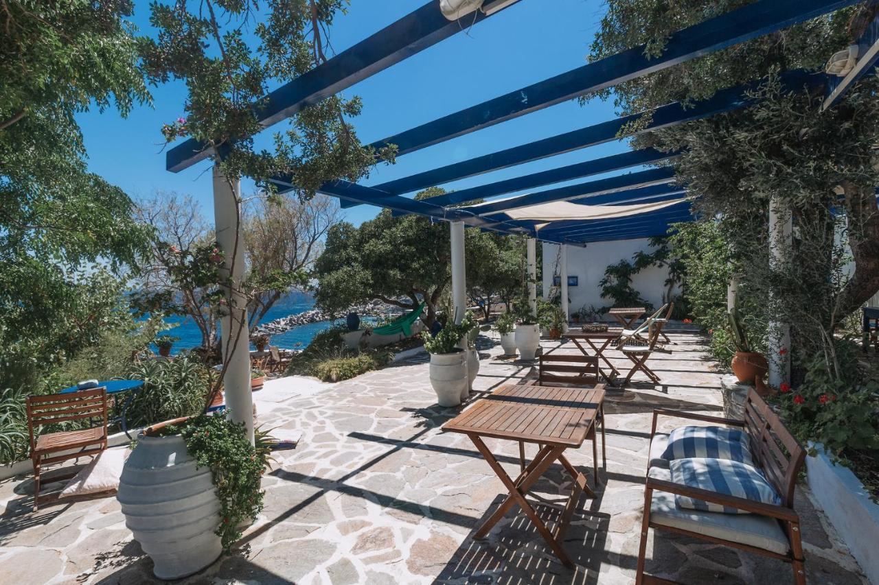 Agriolykos Pension Agios Kirykos  Exterior photo