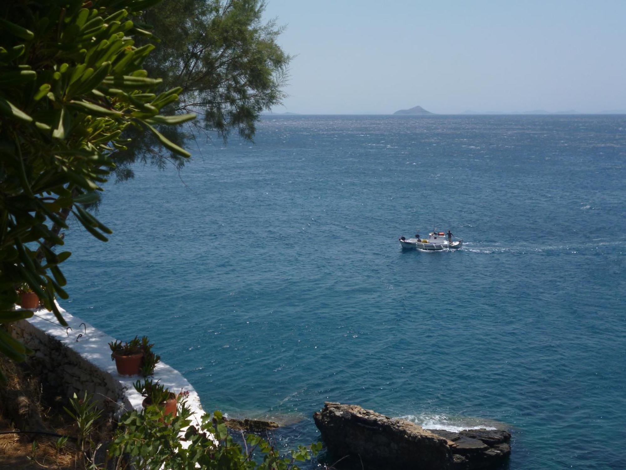 Agriolykos Pension Agios Kirykos  Exterior photo